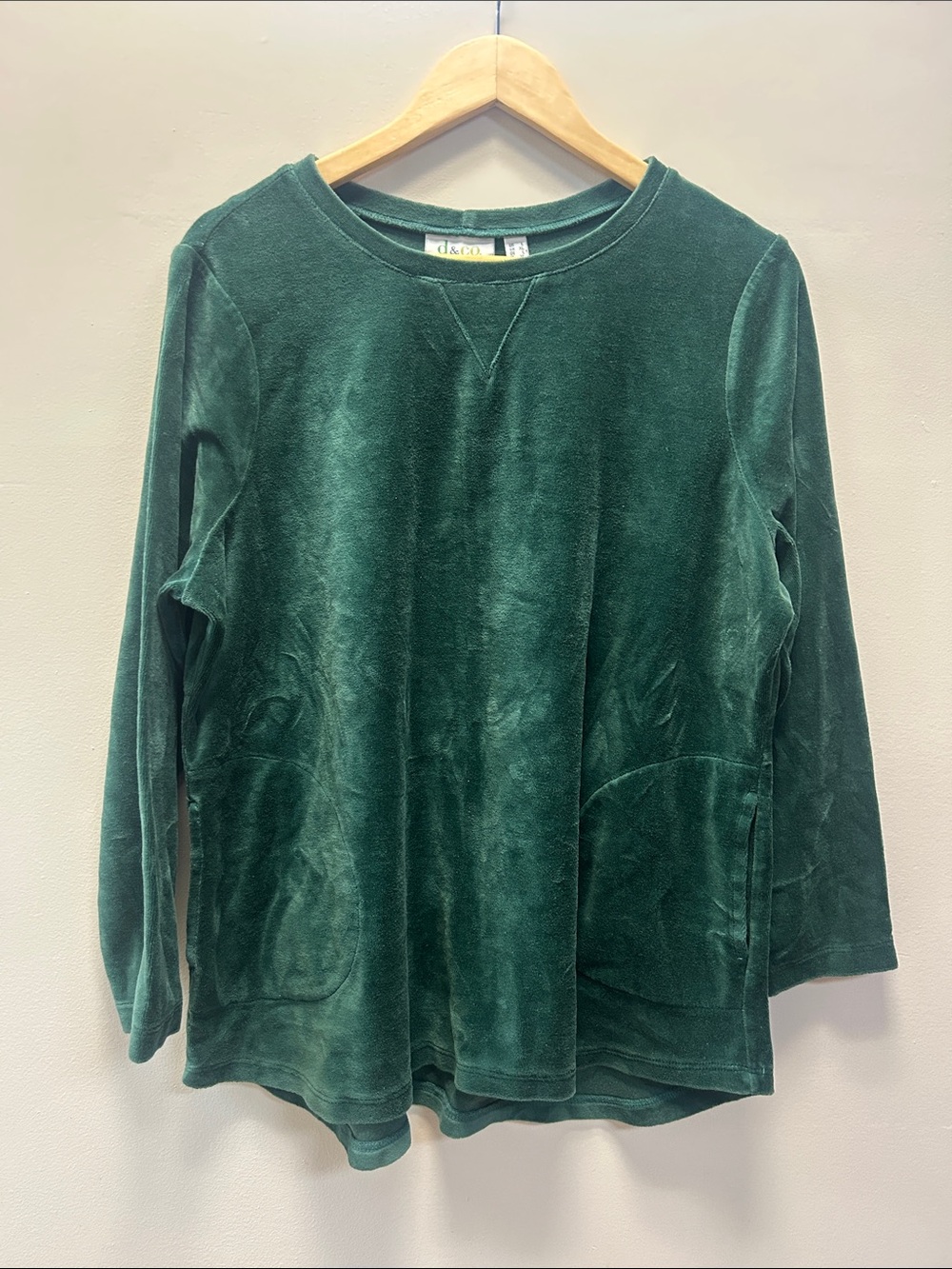 Women’s Cozy Green Velvet Denim & Co Active Long-Sleeve Top with Pockets